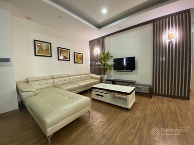 Bán nhà phố trần quốc hoàn 60m thông thoáng , đẹp 2