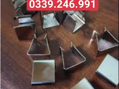 Mua kẹp ngói nóc inox ở đâu giá tốt 1
