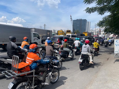 Cần cho thuê căn kinh doanh mặt tiền nguyễn văn linh q.7 1