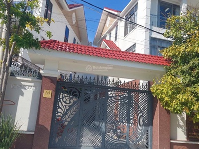 Bán biệt thự phương nam, p8, tp vũng tàu. nhà mới xây / diện tích 230 m2/ 1 trệt 2 lầu. giá: 26 tỷ 0