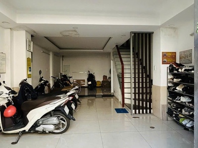 Hiếm chdv khu bầu cát - âu cơ - 6 tầng - hxh doanh thu 48tr 1 tháng 2