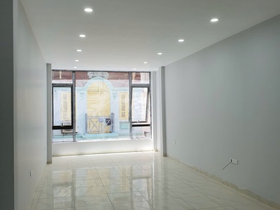 Cho thuê văn phòng mặt phố trần quang diệu khu nhiều văn phòng  đống đa  diện tích 50mx 7 tầng, mặ 0