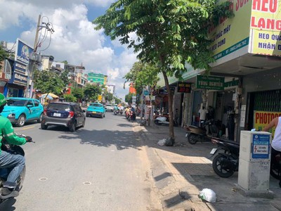 Quận tân bình   mặt bằng cho thuê nhà kinh doanh đẹp lắm, mt 1004 cmt8, f.5 , tel : 3