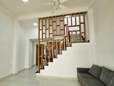 Nhà mới đẹp, 2 tầng 54,3m2, đường nhựa ô tô đổ cửa, TĐ, giá 4,4 tỷ 2