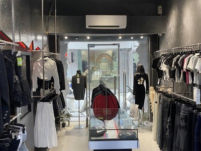 Bán nhà mặt phố Đông Các, Đống Đa, tiện kinh doanh 5 tầng 55m2 giá 21.5 tỷ 0