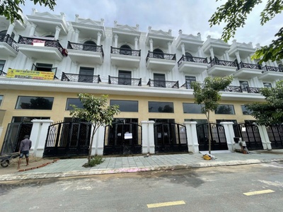 ABán nhà 3 tầng ngay trung tâm thành phố Tân Uyên Bình Dương 0