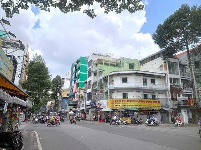 Hẻm xe tải vô tận nhà, trung tâm Quận 5, Nguyễn Trãi, ngang bề thế 4,8m, chỉ 24 tỷ 1