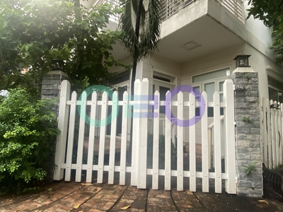 Cho thuê villa góc 2 mặt tiền an phú-an khánh quận 2 đối diện công viên 0