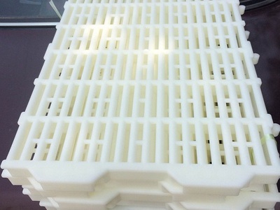 Tấm nhựa lót sàn chăn nuôi 2
