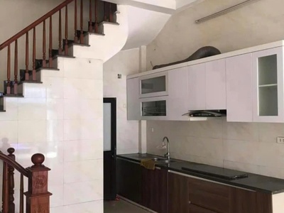 Cho thuê nhà ở nhóm 6n, kd onl, hộ gđ nhà ngõ ô tô lương khánh thiện, dt 45m2 - 5tầng - 5p 20 triệu 1