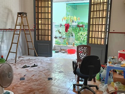 152. nhà 2 góc mặt tiền 5 triệu 2 phòng ngủ khu dân cư 3a đang sơ bê lại 0