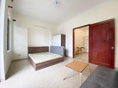 Cho thuê lại chdv 40m2 mới full nội thất giá rẻ trung tâm phường an phú 1