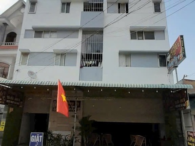 Toà nhà tmdv có 35 phòng xây mới, mặt tiền trung tâm dĩ an   kế bên vincom plaza  bình dương   thu 0