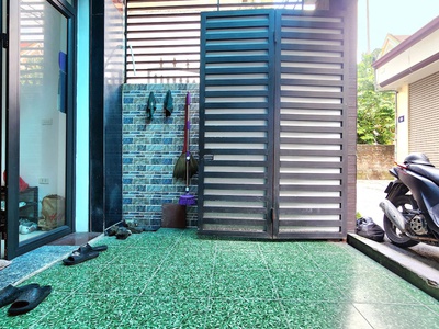 Bán nhà vị trí cực đẹp, 53m 3.5 tầng ô.tô tận cửa giá 2.9 tỉ tại vĩnh niệm 2