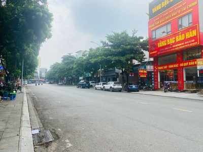 Cho thuê nhà mặt phố Tôn Đức Thắng, Khai Quang, Vĩnh yên, Vĩnh Phúc. Giá chỉ 18 triệu 4