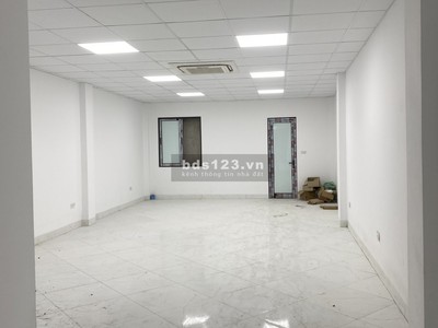 Cho thuê văn phòng  mặt phố Vương thừa vũ, Thanh xuân, HN.  diện tích 110m2 x  6 tầng , thang máy , 0