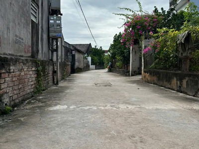 Bán đât dân mễ sở văn giang gần hồ dện tích 90 mặt tiền 4.5 đường oto 7 chỗ thông 3