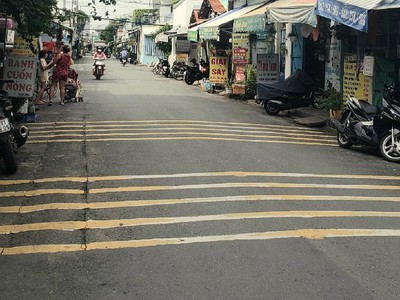 Mặt tiền đường 20m - căn duy nhất ngang 8m tại trung tâm phước bình q9 chỉ 11,x tỷ 0