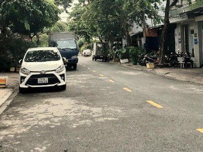 Mặt tiền đường 20m - căn duy nhất ngang 8m tại trung tâm phước bình q9 chỉ 11,x tỷ 1