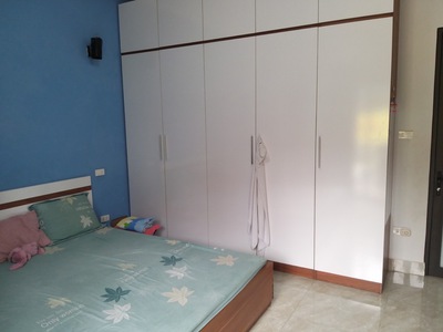 Bán nhà mặt phố kinh doanh giang biên, trước nhà ô tô tránh,ô tô vào nhà,gần hồ sinh thái 2