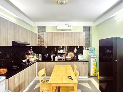 Trung tâm quận 10 vip p/lô, ô tô thông, tô hiến thành, 5 tầng btct , dt 50m , chỉ 11. x tỷ 3