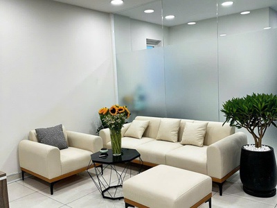 Quận 2   tp thủ đức     chuyển vp lớn hơn cần sang lại vp nguyên sàn 80 m2 , có full nội thất 3