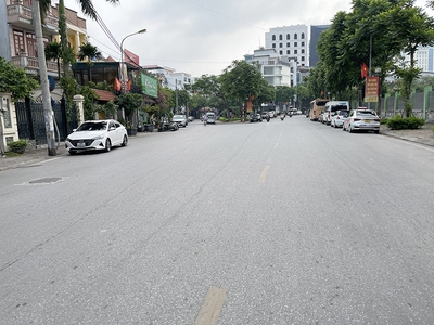 Cần bán 99m2 nhà cấp 4 mặt phố Ái Mộ. Vị trí kinh doanh tuyệt đỉnh, cách hồ 50m 9