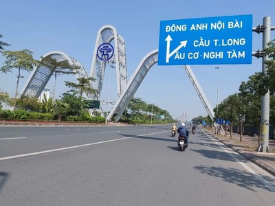 Hàng đẹp 51m2 mặt đường lớn chân cầu nhật tân- ngọc chi , vĩnh ngọc 0