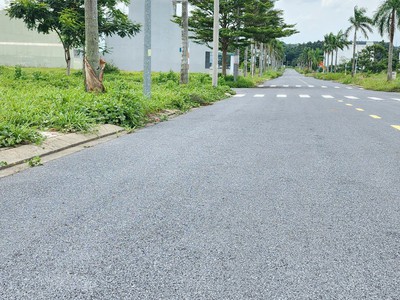 Thanh lý nền 100m2 5x20 đường 32m đối diện công viên , khu du lịch giá chỉ 1,5 tỷ bao thuế phí 0