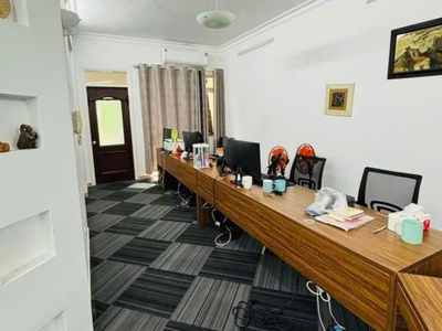 Cho thuê căn hộ 17t4 cc hoàng đạo thúy , cầu giấy, hà nội, hà nội, dt 120m2 - 2pn-2wc - giá 16 triệu 1