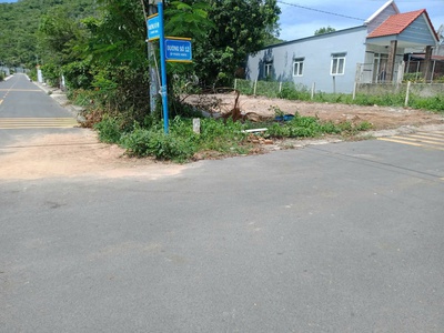 Chủ bán lô góc 2 mặt tiền nhựa , tam phước thị trấn long điền 2