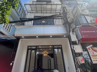 Cần bán nhà lô góc, 5 tầng, thang máy mới kính koong, kinh doanh đỉnh 3