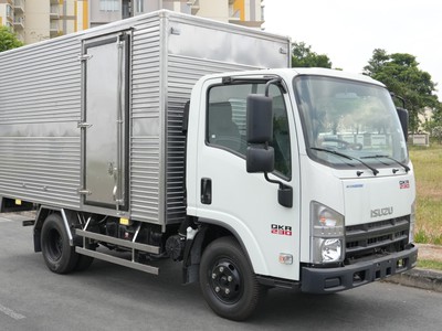 Xe tải Isuzu QKR230 thùng kín 0