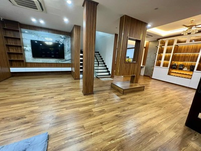 Bán Biệt Thự Sân Vườn - TT Ba Đình- DT 200M x 4T ; MT 10m 2