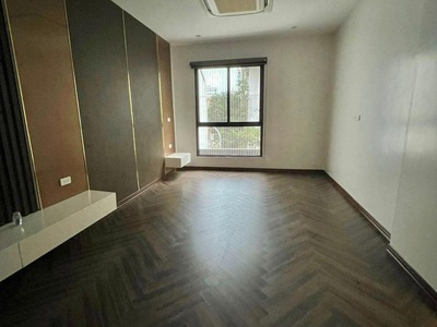 Bán Biệt Thự Sân Vườn - TT Ba Đình- DT 200M x 4T ; MT 10m 4