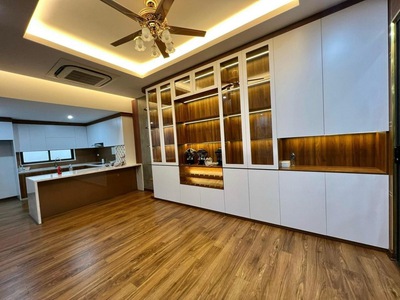 Bán Biệt Thự Sân Vườn - TT Ba Đình- DT 200M x 4T ; MT 10m 8