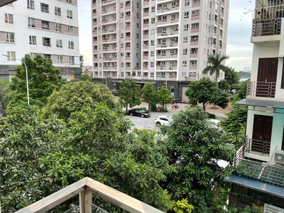 Cho thuê làm vp, ở hộ gđ nhà lk phố hoàng văn thái, dt 85m2-4 tầng-mt 5m - 5 ngủ - giá 29 triệu 0