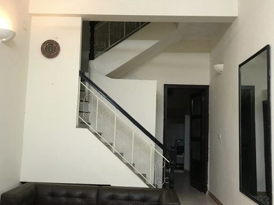 Cho thuê nhà ngõ ô tô phố nguyên hồng, đống đa,  dt 45m2 - 4 tầng - ngủ - mt 5m - giá 19 triệu 0