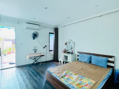 Chính chủ bán nhà bồ đề 40m2, 7 tầng thang máy, nở hậu, 2 ô tô vào nhà, tặng nội thất 2