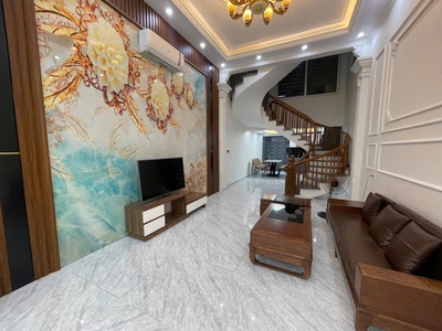 Cho thuê nhà Văn Cao, DT: 76m2, 3 p.ngủ full nội thất. 0