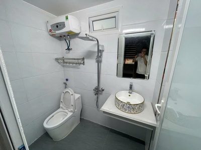 Cho thuê nhà Văn Cao, DT: 76m2, 3 p.ngủ full nội thất. 8