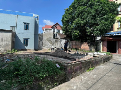 Chính chủ gửi bán lô đất diện tích 40 m2 gần chúc sơn giá chỉ quanh 1 tỉ - ngay trung tâm xã hợp 1