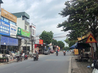 Chính chủ gửi bán lô đất diện tích 40 m2 gần chúc sơn giá chỉ quanh 1 tỉ - ngay trung tâm xã hợp 4