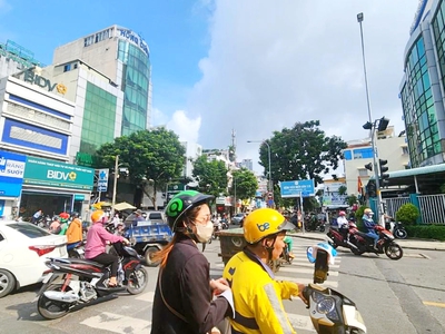 Cho thuê nhà 83 Thành Thái, P14, Q10. 4 Tầng 5x20 , DT 350m2, đối diện BV 115 giá chỉ 70tr 1