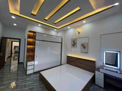 Nhà 1T 1L 1Tum đúc kiên cố ngay Ủy Ban phường Uyên Hưng 2