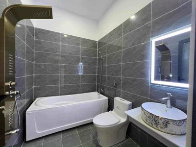 Nhà 1T 1L 1Tum đúc kiên cố ngay Ủy Ban phường Uyên Hưng 3