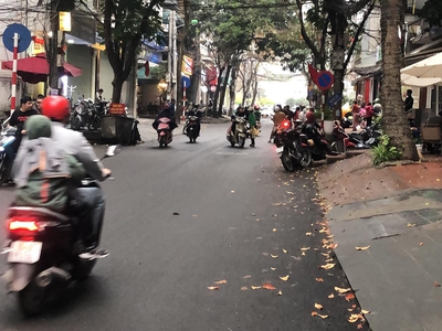 Mặt phôs: mỹ đình diên  tích 128m  cấp 4 mặt tiền 7  giá  chào 26  tỷ 0