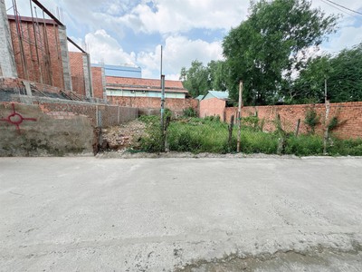 Bán đất xây chdv đường hàng tre, p long thạnh mỹ.dt: 4x25m cn 100m giá 5.5tỷ 3