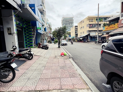 Cho thuê nhà 38 Trần Nhân Tôn, Phường 2, Quận 10. Trệt, 2 lầu 4x20 , DT320m2 chỉ 38tr 2