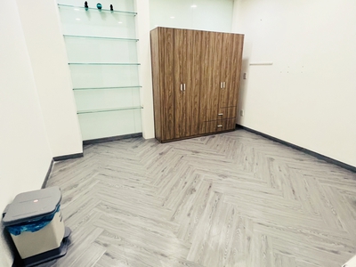 Cho thuê nhà 38 Trần Nhân Tôn, Phường 2, Quận 10. Trệt, 2 lầu 4x20 , DT320m2 chỉ 38tr 3